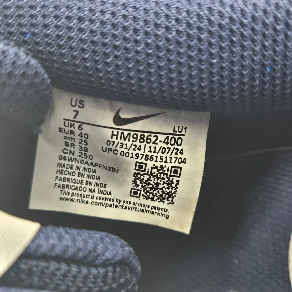 Nike model hm9862